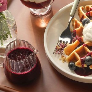 Våfflor med blåbärssirap